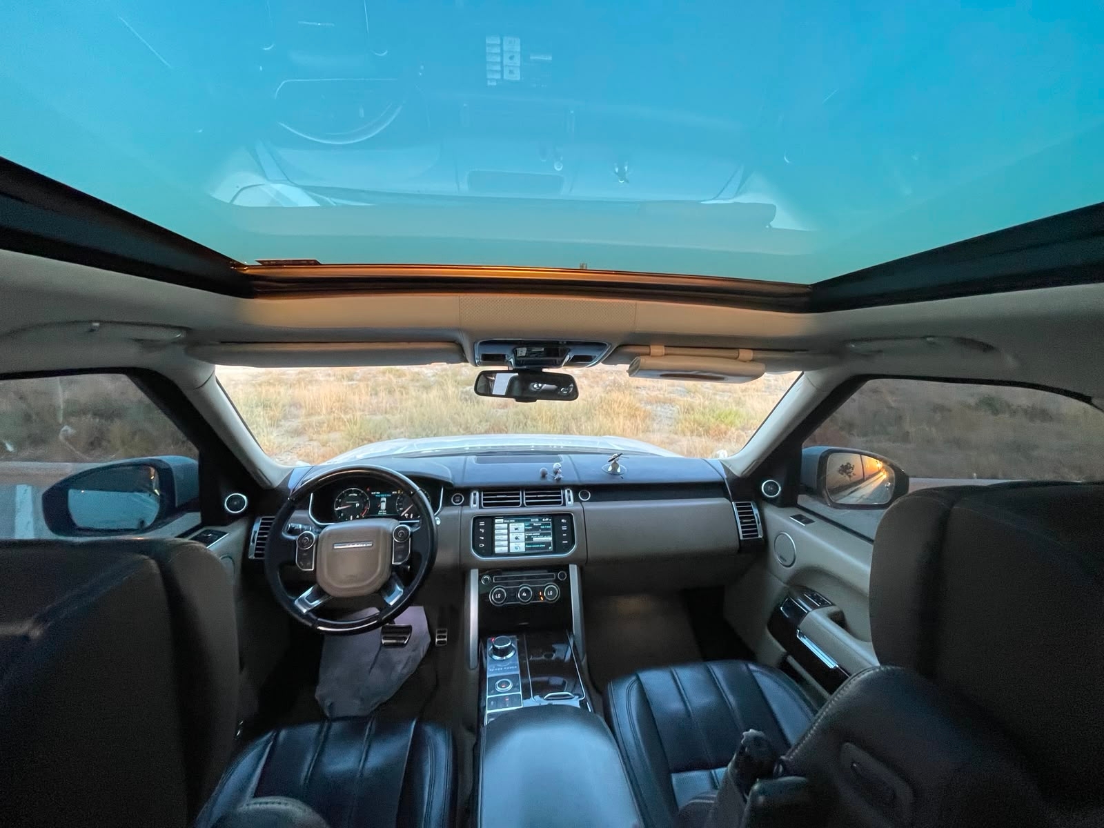 White Land Rover Range Rover Vogue Autobiography V8 2013